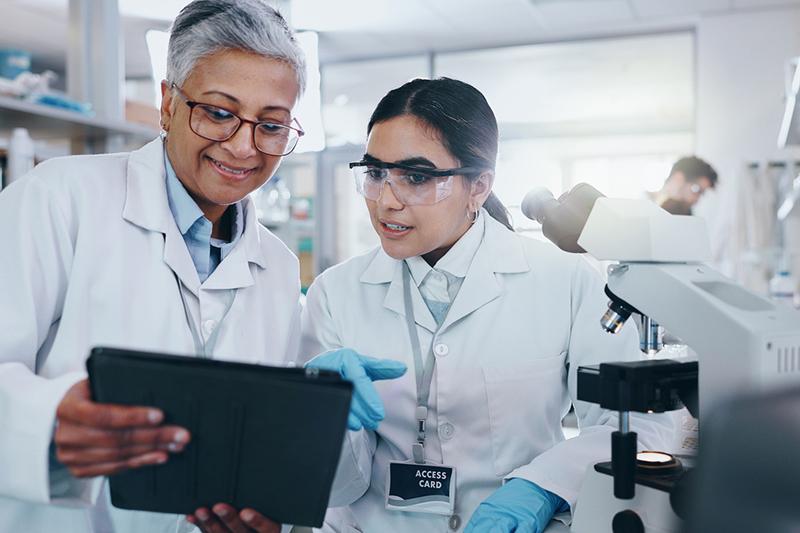 Two female scientists in a lab